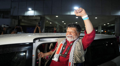 Bangladeshi Photographer Shahidul Alam Returns Home After Release from Israel