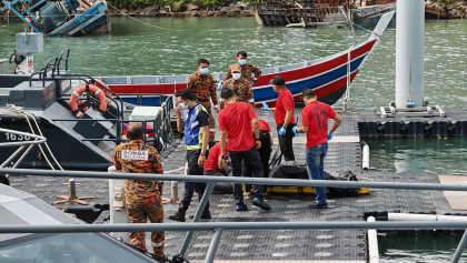 Malaysia scrambles to find anyone 'still alive' after migrant shipwreck
