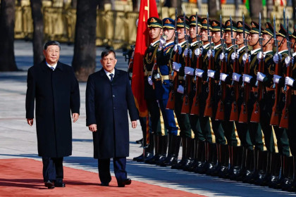 Xi vows closer ties as Thai king makes first official visit