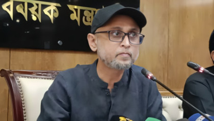 Farooki congratulates photographer Amir Hamja