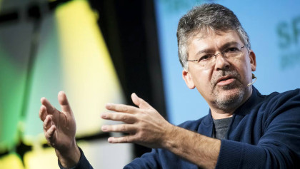 Apple's AI leader to depart as the iPhone maker catches up 
