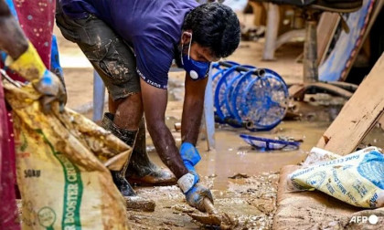 Rains hamper Sri Lanka cleanup after deadly floods 