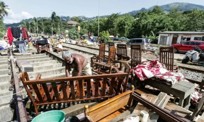 Sri Lanka raises landslide warnings as cyclone toll hits 618