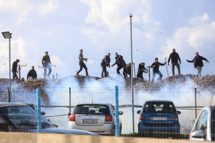 Protesting farmers disrupt airport flights in Crete