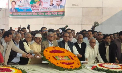 Mass tribute at Ziaur Rahman’s grave on Victory Day