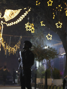Festive lights, security tight for Christmas in Damascus