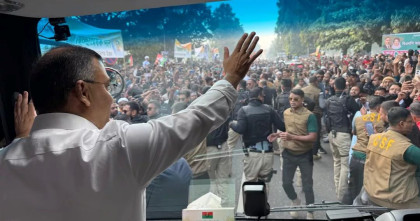 Tarique Rahman visits Ziaur Rahman's grave after 17 years in exile