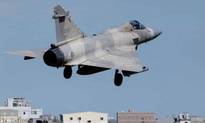 China holds military exercises around Taiwan for the second day