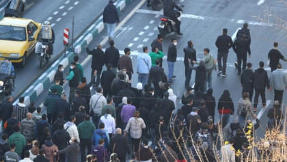Fresh clashes kill six in Iran cost-of-living protests