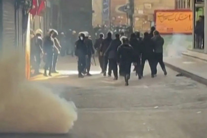 Iran forces use tear gas on protesters at Tehran bazaar