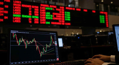 DSE stocks fall, while CSE stocks rise