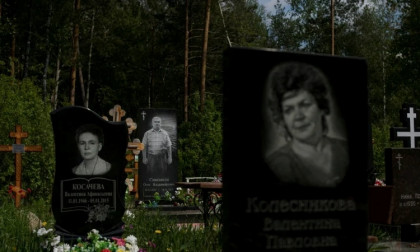 Russian family brings abandoned graves back to life