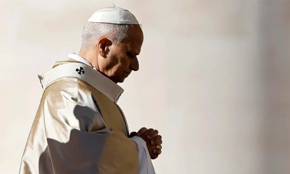 Pope hosts cardinals after calls for collegial governance