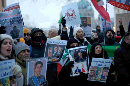 Iran sees fresh protests as shah’s son urges protesters to seize city centres