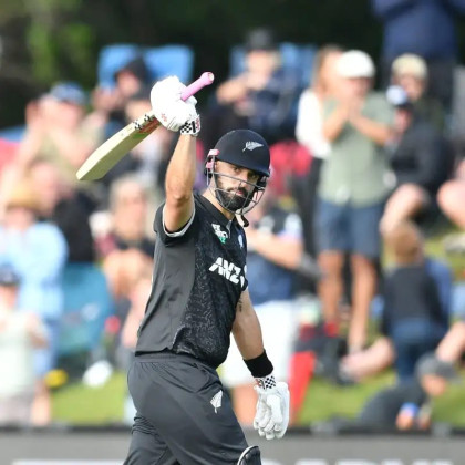 Mitchell lifts New Zealand to 300-8 in ODI opener against India