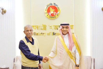 Saudi envoy meets Home Adviser, highlights strengthening Bangladesh-Saudi relations