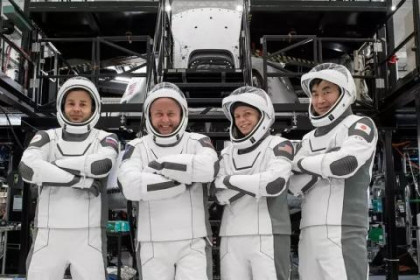 Astronauts leave ISS in first-ever medical evacuation