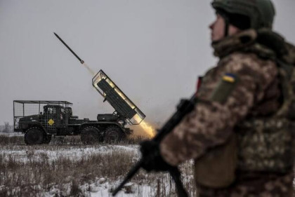 Ukrainian delegation lands in US for peace talks on war resolution
