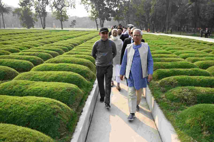 Professor Muhammad Yunus visits July Uprising Memorial Museum