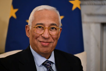 EU chief lands in India to conclude trade pact