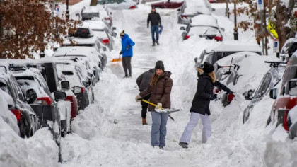 US monster storm kills 30
