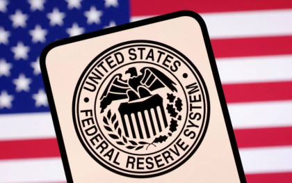 US Fed set to pause rate cuts as it defies Trump pressure