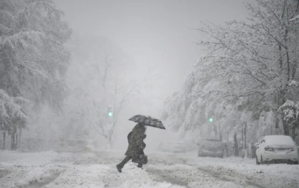 Severe snowstorm grips Southern US, spreading deadly cold