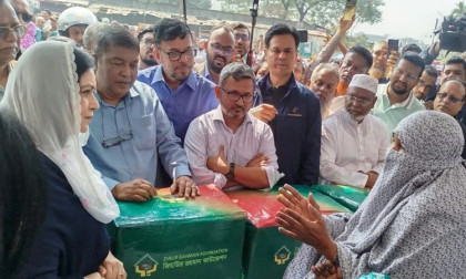 Zubaida Rahman leads relief drive for Bhashantek fire survivors
