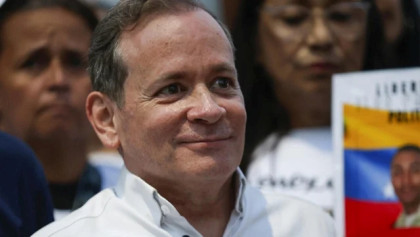 House arrest for Machado ally triggers protests over political prisoners