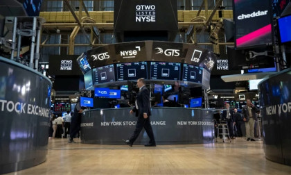 Global stocks mixed as weak US retail data spurs caution