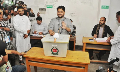 Nahid votes, inspires public to head to poll centres