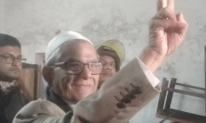 Fakhrul votes at Thakurgaon centre, eyes victory