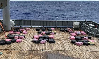 French naval forces bust 2.4-tonne cocaine haul in Pacific