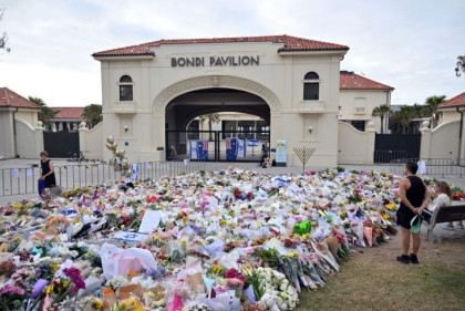 Naveed Akram appears in Sydney court on terrorism charges over Bondi attack