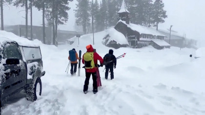 Rescue teams continue California avalanche search over weekend
