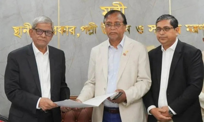 Abdus Salam assumes office as new DSCC administrator in Dhaka