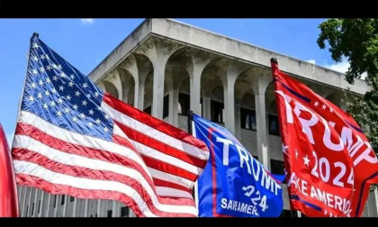 FBI dismissals spark backlash over Trump probe firings
