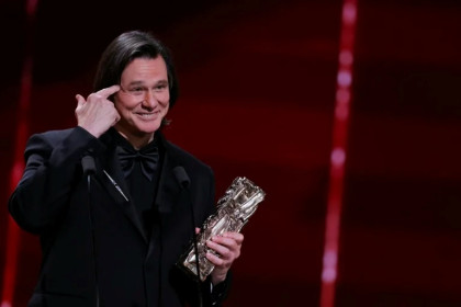 Comedy star Jim Carrey receives honorary Cesar in Paris