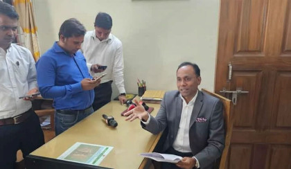 State Minister warns of action after visiting Narayanganj land office