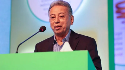 Govt weighs global challenges in drafting next budget: Finance Minister