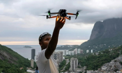 Drone video ignites row over Rio favela tourism