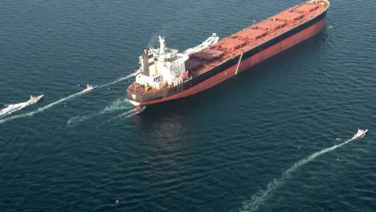 Iran threatens to block oil exports if strikes persist