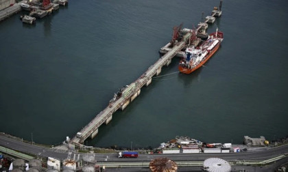 US hits Iran mine-laying ships amid oil turmoil