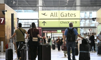 Drone sighting briefly shuts Berlin airport