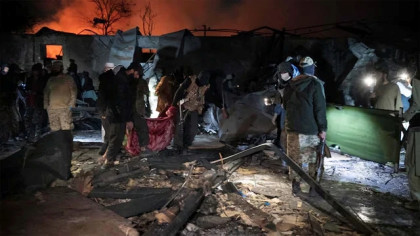 Afghan govt claims 400 dead in Kabul strike
