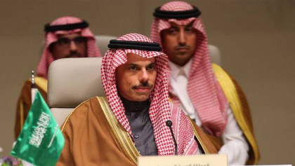Saudi Arabia warns of military action amid Iranian attacks