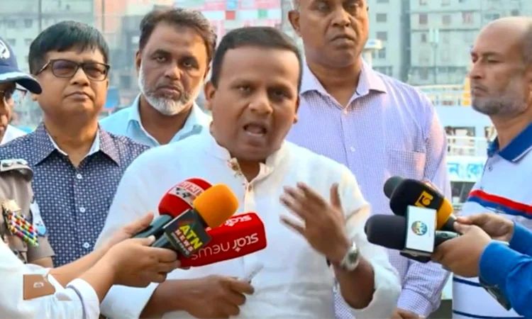 Govt to ban boarding launches from boats mid-river
