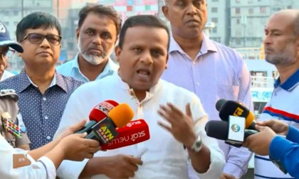 Govt to ban boarding launches from boats mid-river
