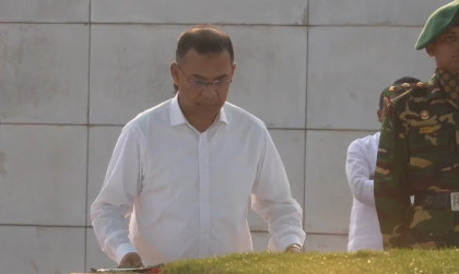 PM honors late parents on Independence Day