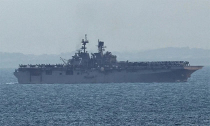 US deploys amphibious assault ship to Middle East